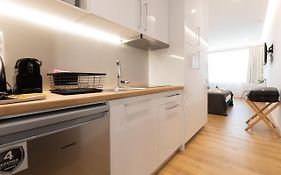 Minimal Apartment In Plaka